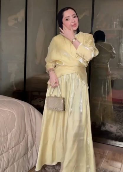  فستان لَمَعَة الأُفُق